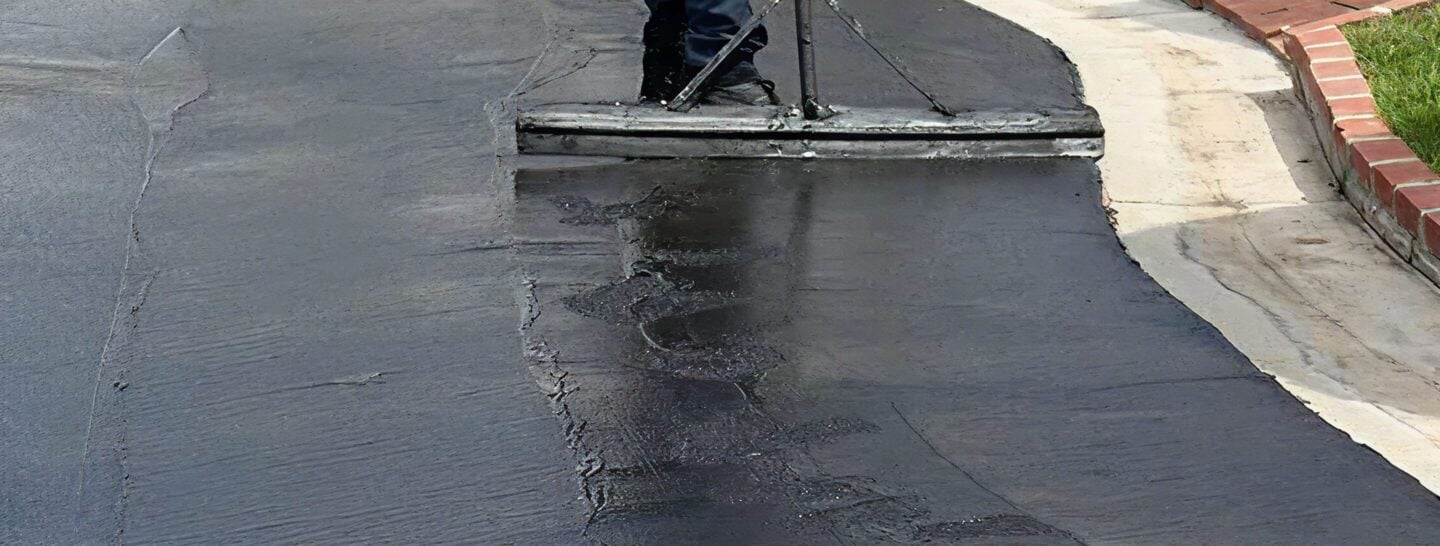Asphalt Sealcoating in Riverside, CA