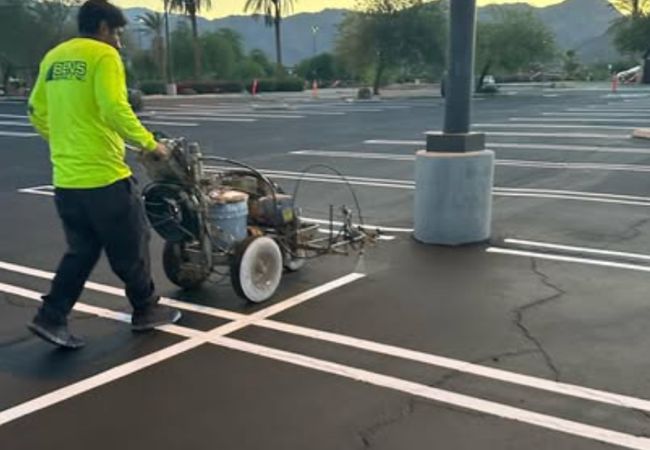 la quinta parking lot striping
